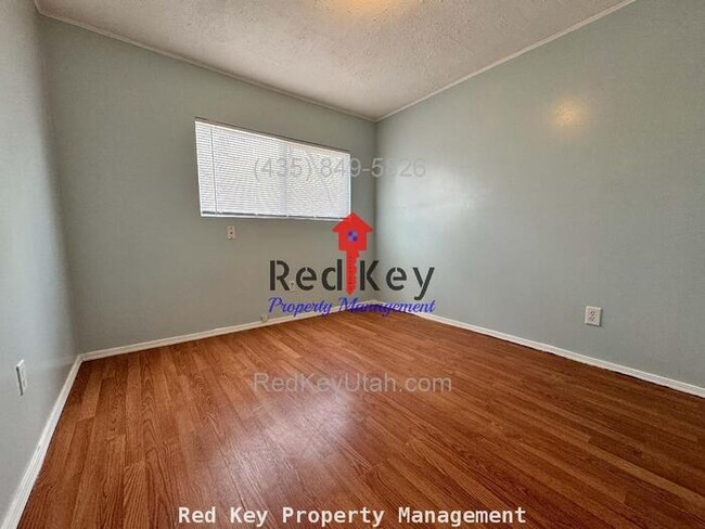 Building Photo - 130 S 100 W