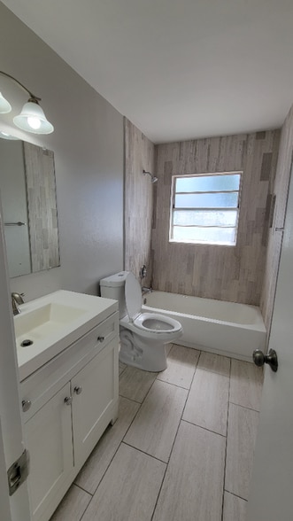 Building Photo - 419 Caballero Rd