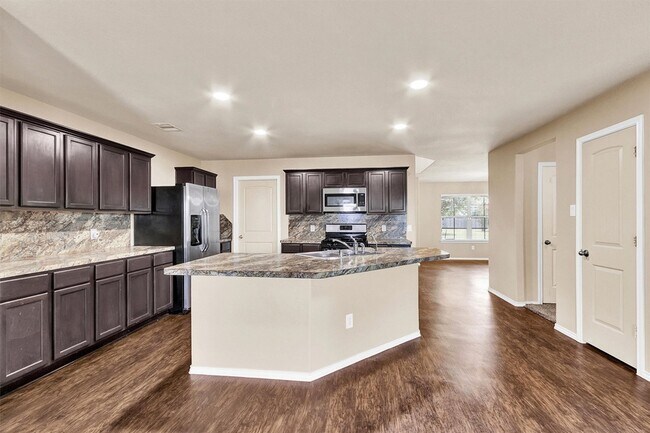 Building Photo - 2119 Treasure Mountain Dr
