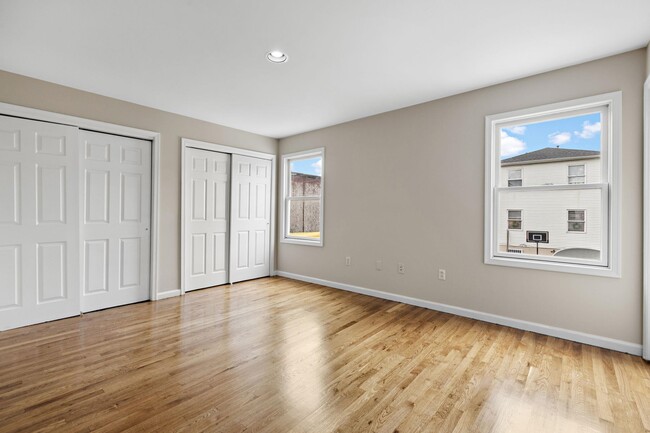 Building Photo - 359 Cator Ave