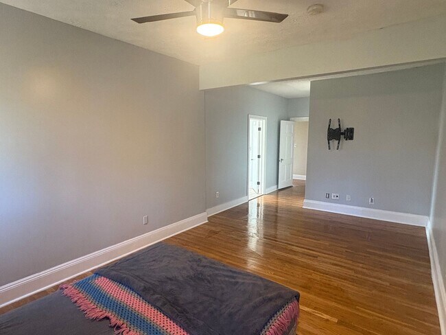 Building Photo - 5BR/2.5 Bath in Prime 12 South | Park-Facing | Two Sunrooms | Walkable Luxury Living