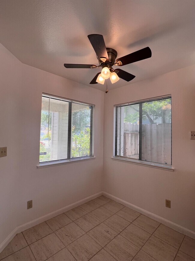 Building Photo - 479 E Alluvial Ave