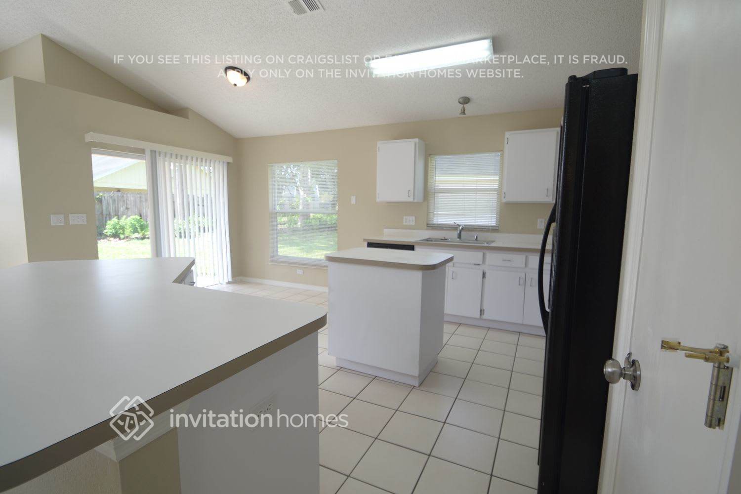 Building Photo - 5902 Azure Dr