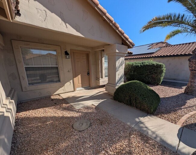 Building Photo - 3 Bedroom Plus an Office Home in the Candlewood Community Near S Cooper Rd and W Warner Rd!