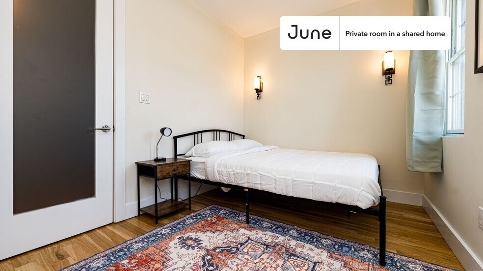 Building Photo - Room in Shared 4 bed/1 bath home