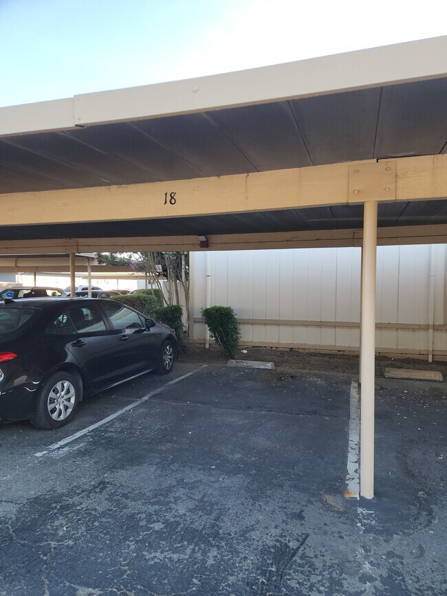 Building Photo - 4260 Clayton Rd