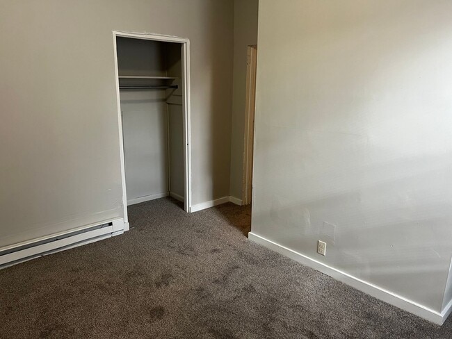 Building Photo - Recently Remodeled 4 Bedroom, 1.5 Bathroom House In Lancaster City