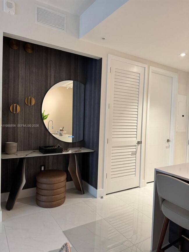 Building Photo - 301 Altara Ave