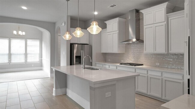 Building Photo - 16807 Hemlock Grove Dr