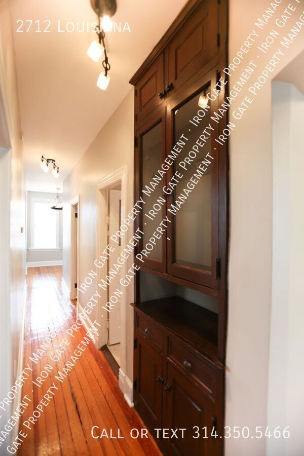 Building Photo - 2712 Louisiana-