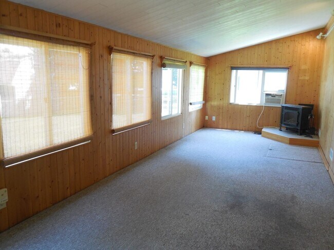 Building Photo - 1701 Trapelo Rd