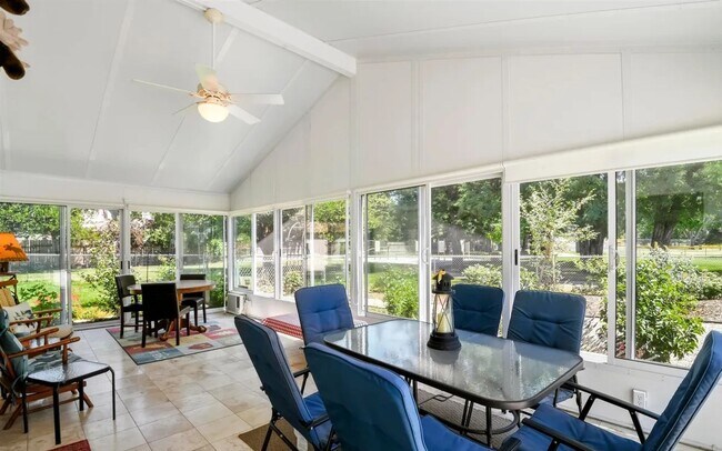 Building Photo - The perfect 4 bed 2 bath home in Meridian ...