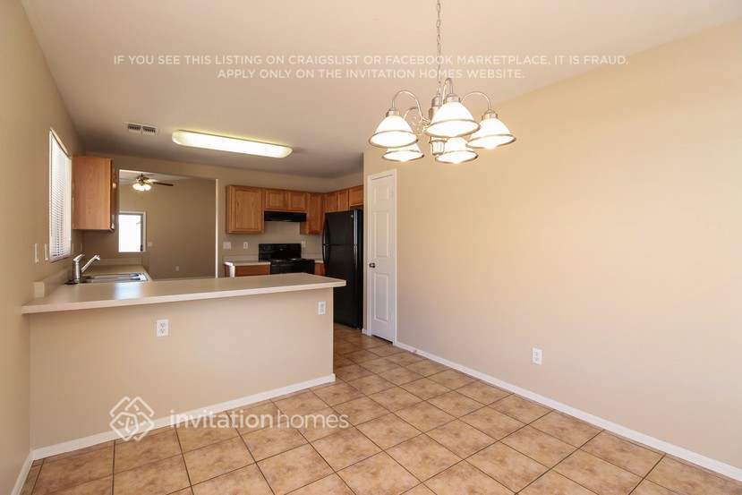 Building Photo - 14313 N 125th Dr