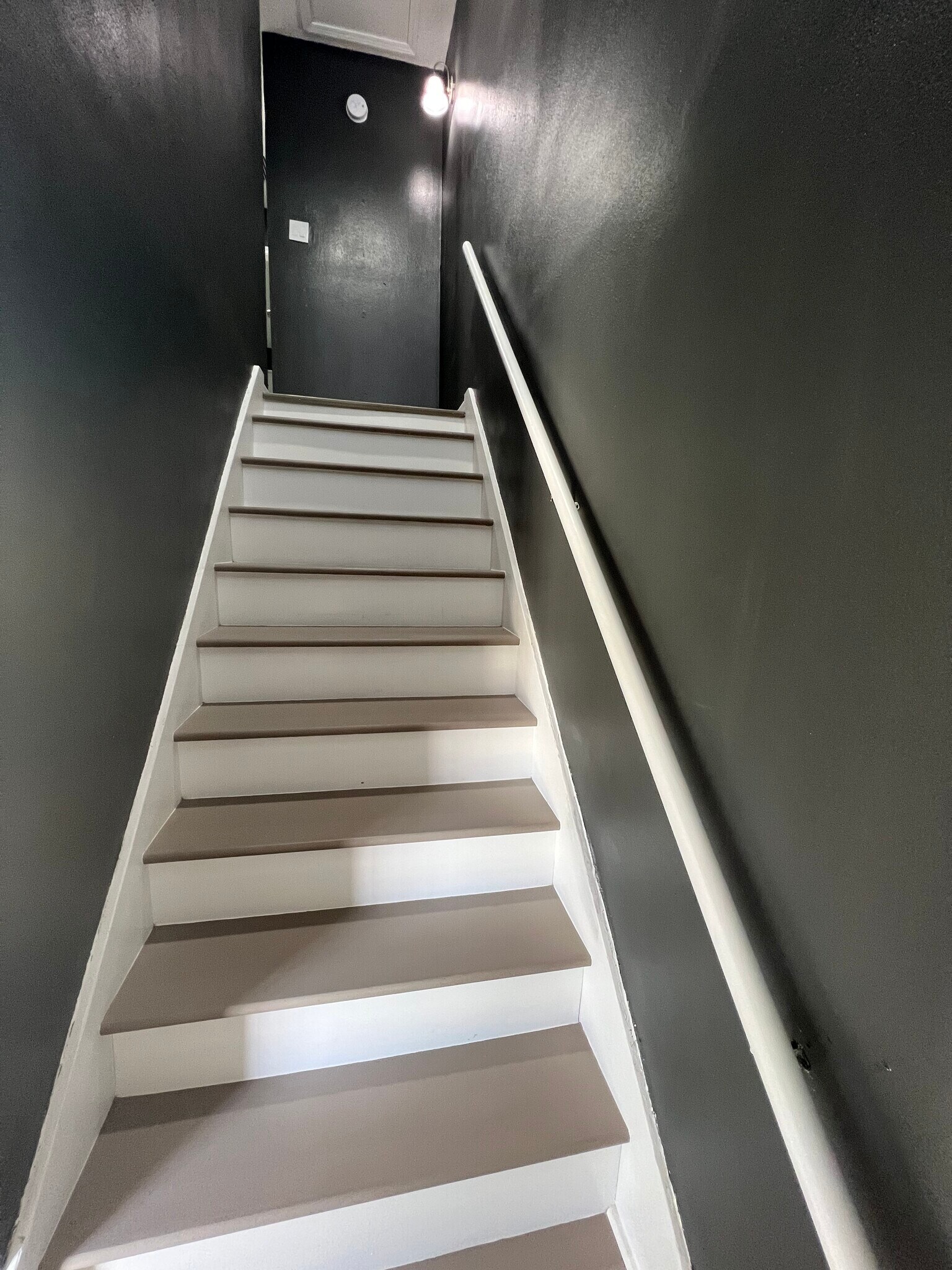 Building Photo - 520 Revere Dr