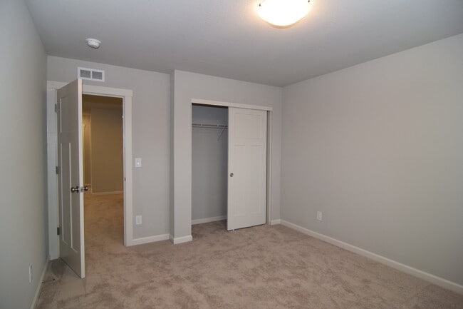 Building Photo - 8408 SE Quincy St