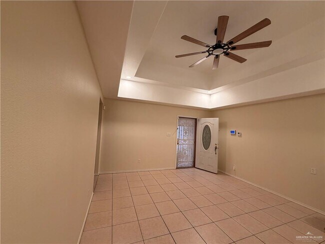 Building Photo - 13 E Pine Creek