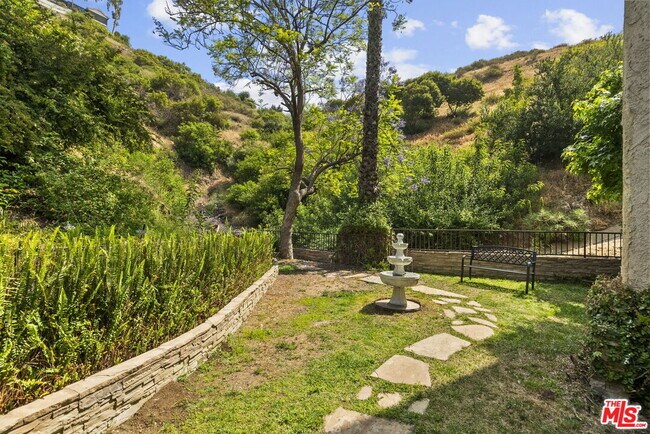 Building Photo - 2700 Cahuenga Blvd