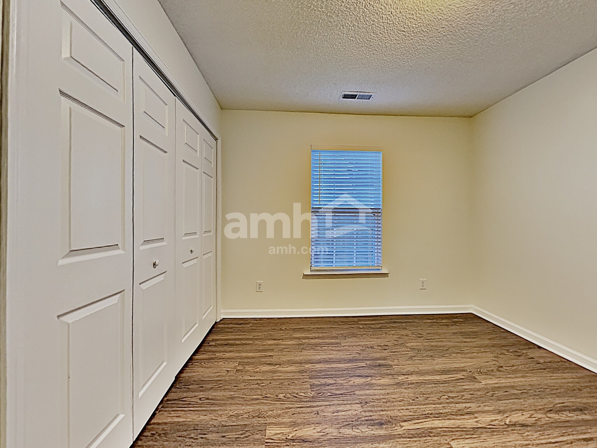 Building Photo - 107 Cotillion Crescent