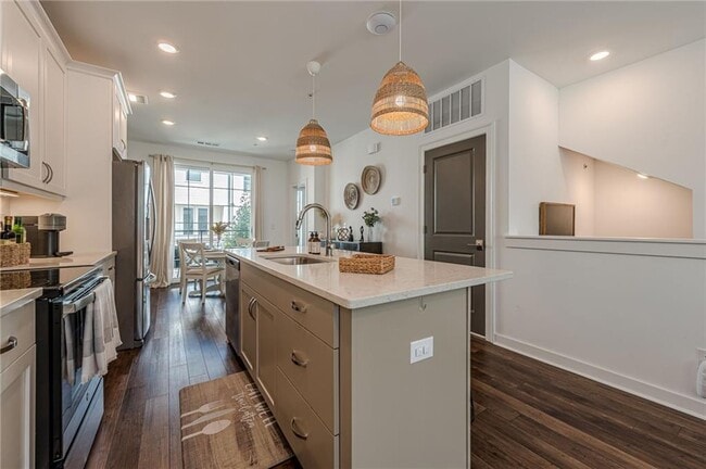 Building Photo - 515 Burton Dr