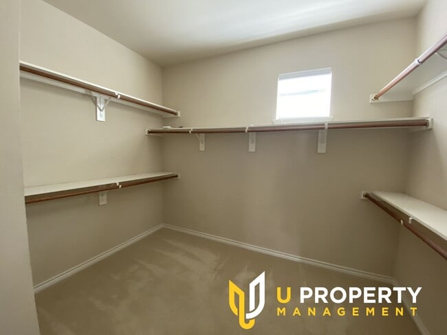 Building Photo - 15831 Breedlove Pl