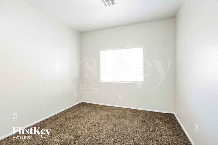 Building Photo - 5898 Swan Point Pl
