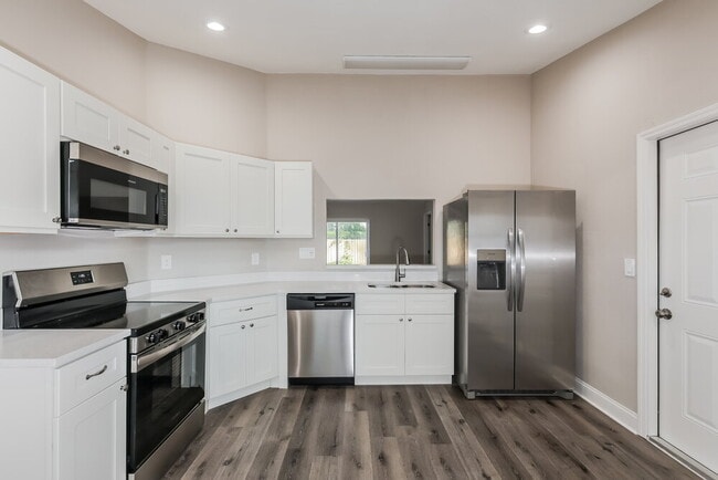 Building Photo - 306 Carriage Crossing Cir