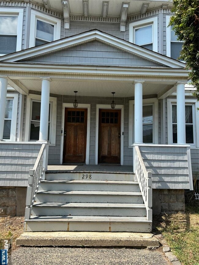Primary Photo - 298 Stewart Ave