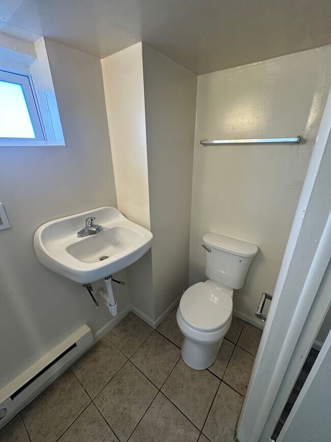 Building Photo - 3414