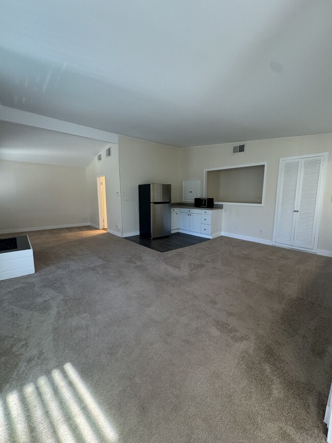 Primary Photo - 11680 Bellagio Rd