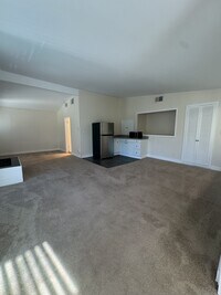 Building Photo - 11680 Bellagio Rd