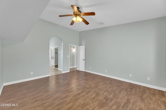 Building Photo - 232 Ave Mirador