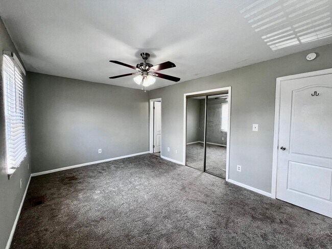 Building Photo - Beautiful Corner Lot Townhome in the heart...