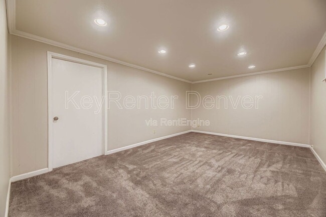 Building Photo - 6930 E Briarwood Dr