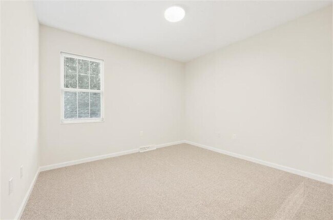 Building Photo - 223 Cottonwood Ln