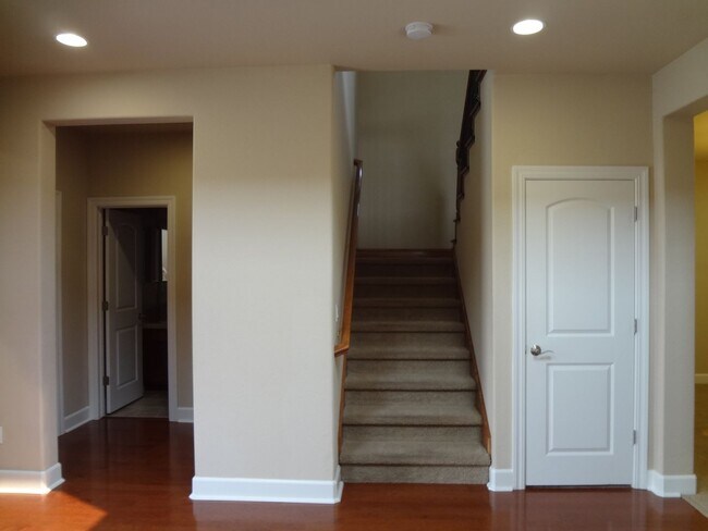 Building Photo - COMING SOON! Beautiful 5 bedroom Home in Lincoln Crossing Village!