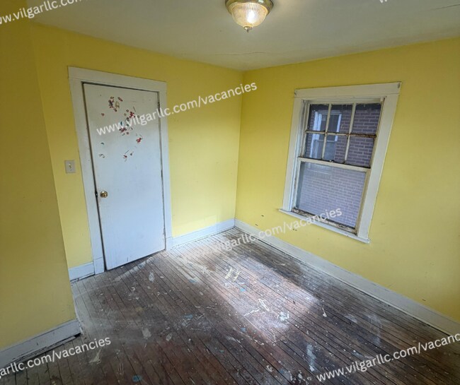 Building Photo - FOR SALE - 3 bedrooms • 1 bathroom