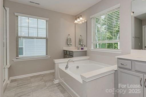 Building Photo - 15130 Oleander Dr