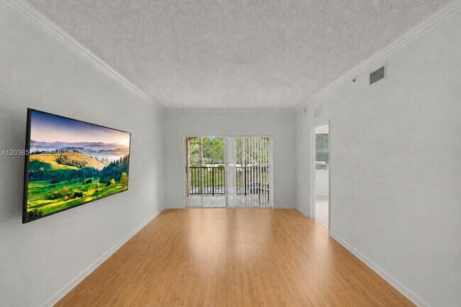 Building Photo - 5880 W Sample Rd