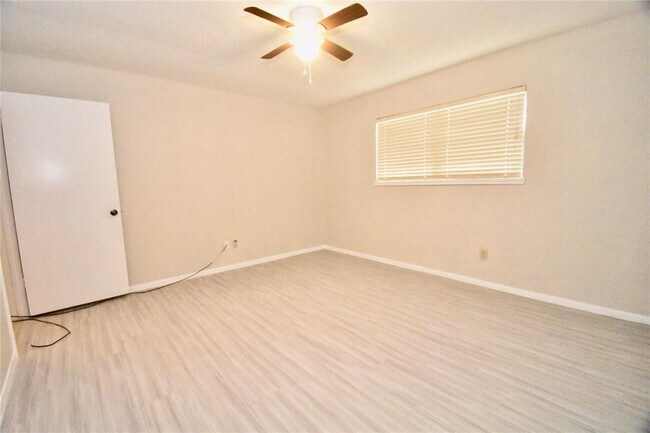 Building Photo - 2339 Walnut Ridge Dr