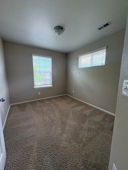 Building Photo - 1652 Chelmsford Ct
