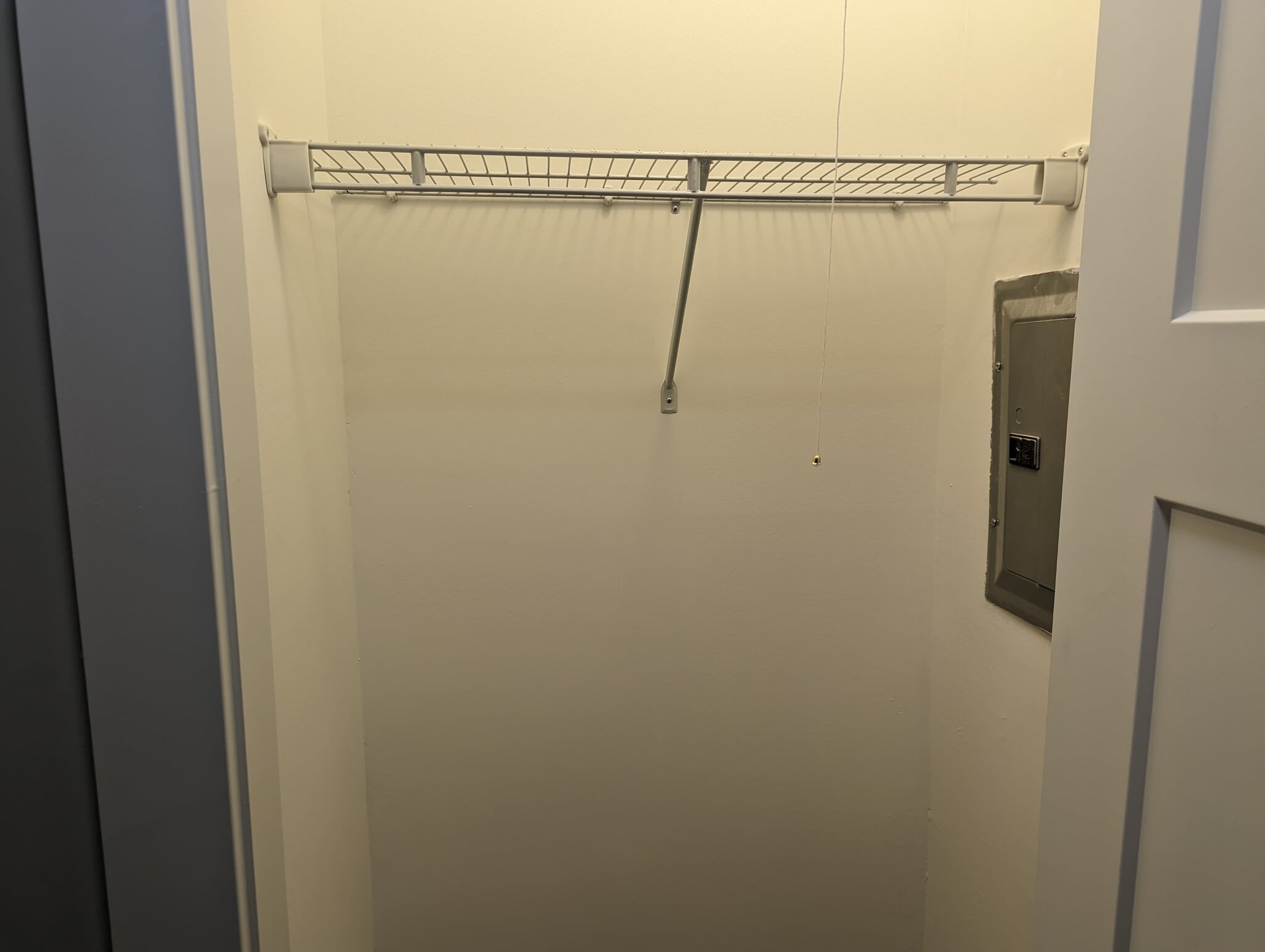 Building Photo - 511 W Barry Ave