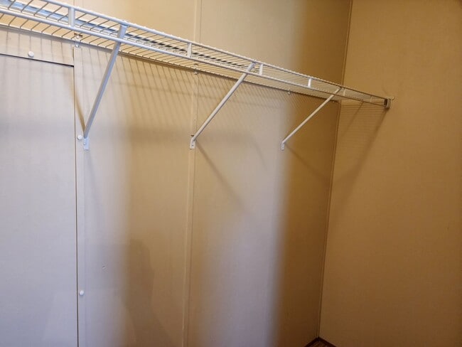 Building Photo - 306 E Spruce St