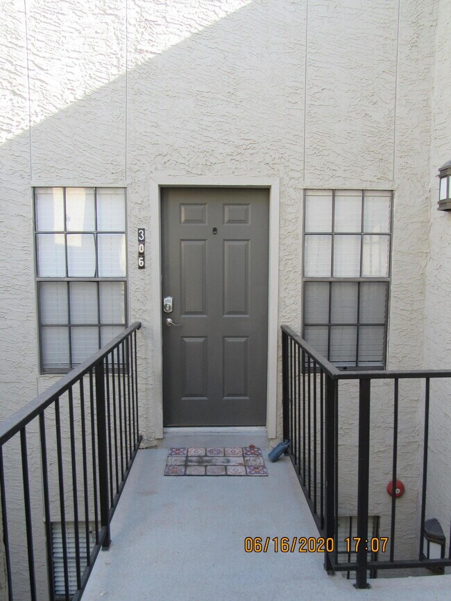 Primary Photo - 8020 E Thomas Rd