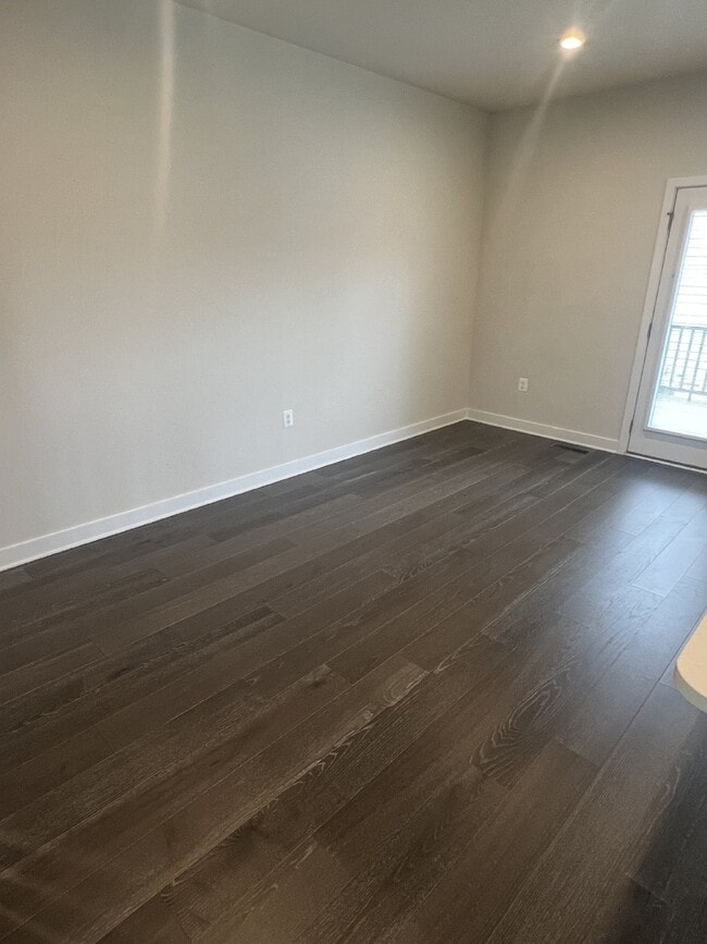Building Photo - Exceptional 3-Level Corner Unit Townhome w...