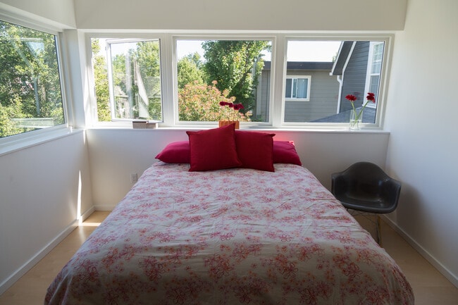 Bedroom 1 - 636 North Prospect Street