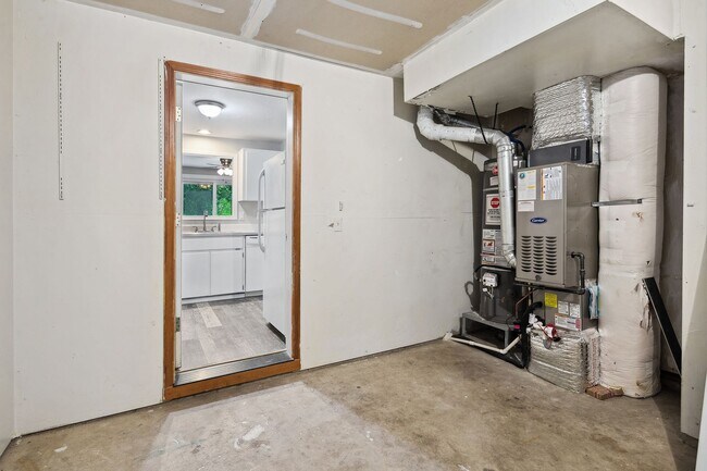 Building Photo - 6133SE