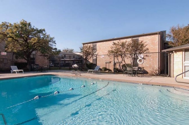 Building Photo - Ariva Apartment Homes