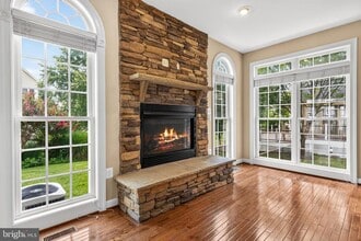 Building Photo - 43331 Hollybank Pl