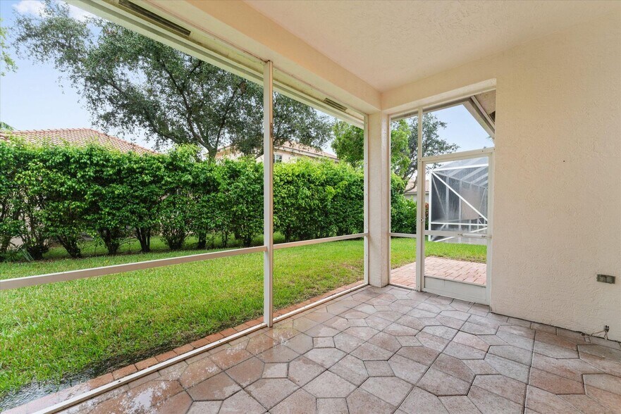 Building Photo - 8650 High Cay