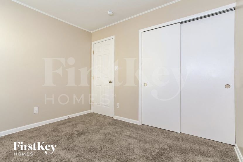 Building Photo - 977 Hathaway Dr